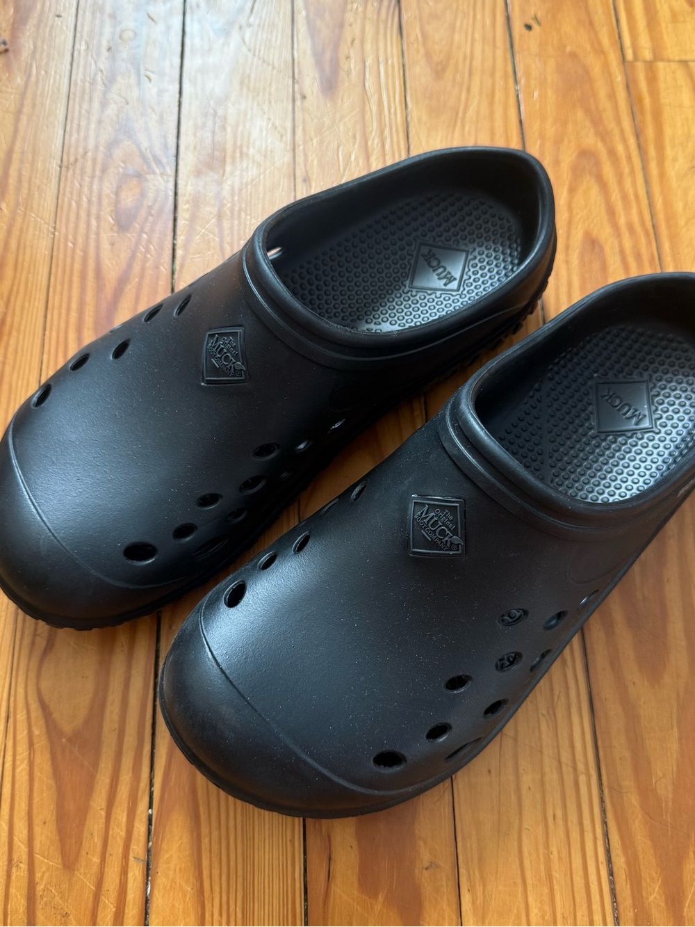 Black Men's Athletic Slip-On Clogs